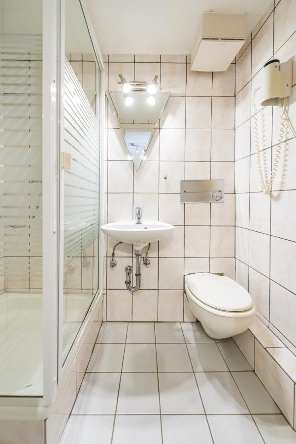 Moselromantik-Hotel Zum Loewen Ediger-Eller Kültér fotó
