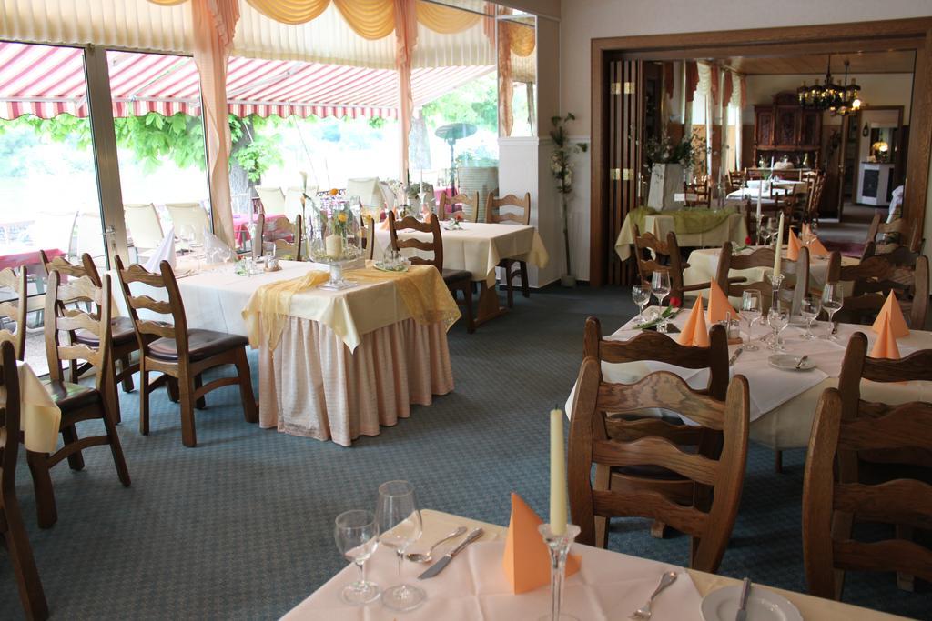 Moselromantik-Hotel Zum Loewen Ediger-Eller Kültér fotó