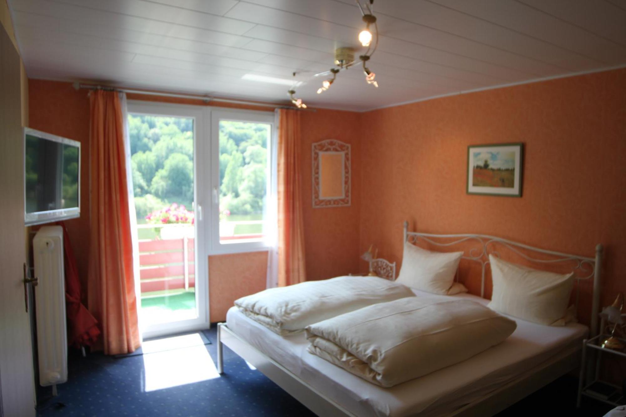 Moselromantik-Hotel Zum Loewen Ediger-Eller Szoba fotó