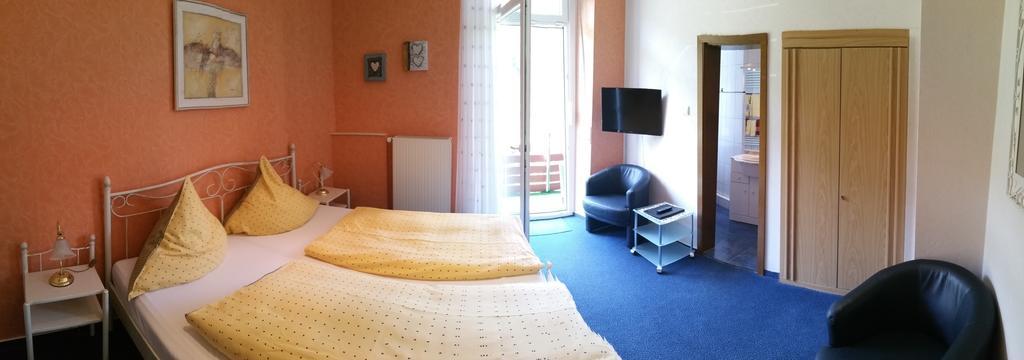 Moselromantik-Hotel Zum Loewen Ediger-Eller Kültér fotó