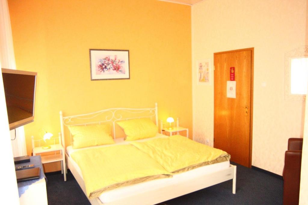 Moselromantik-Hotel Zum Loewen Ediger-Eller Szoba fotó