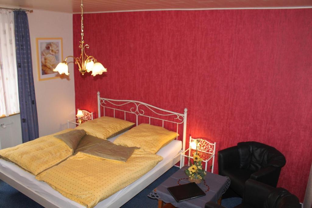 Moselromantik-Hotel Zum Loewen Ediger-Eller Szoba fotó