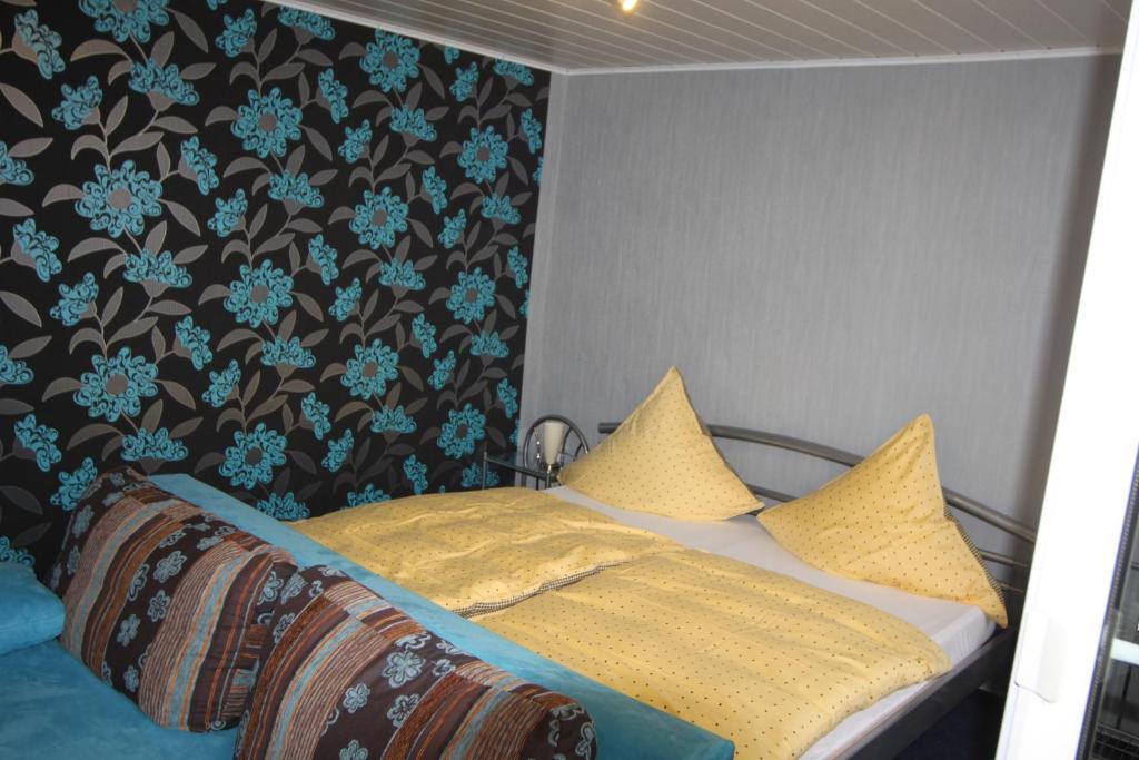 Moselromantik-Hotel Zum Loewen Ediger-Eller Szoba fotó