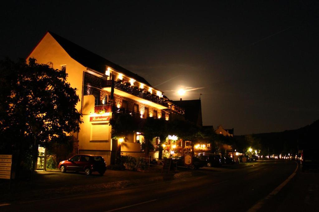 Moselromantik-Hotel Zum Loewen Ediger-Eller Kültér fotó