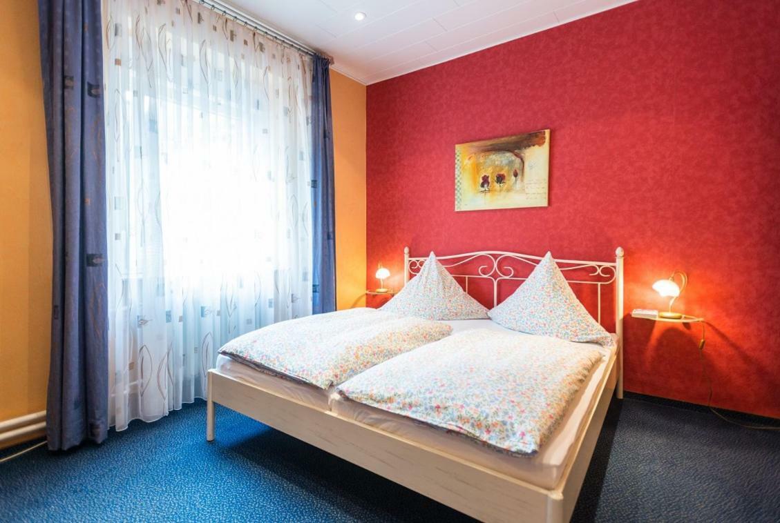 Moselromantik-Hotel Zum Loewen Ediger-Eller Kültér fotó